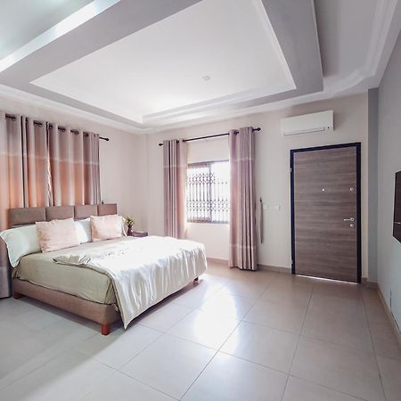 Queens View Apartment อักกรา ภายนอก รูปภาพ