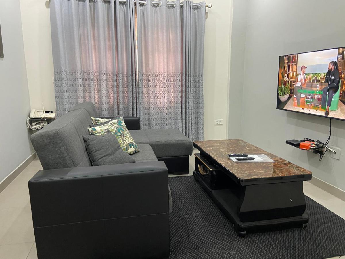 Queens View Apartment อักกรา ภายนอก รูปภาพ