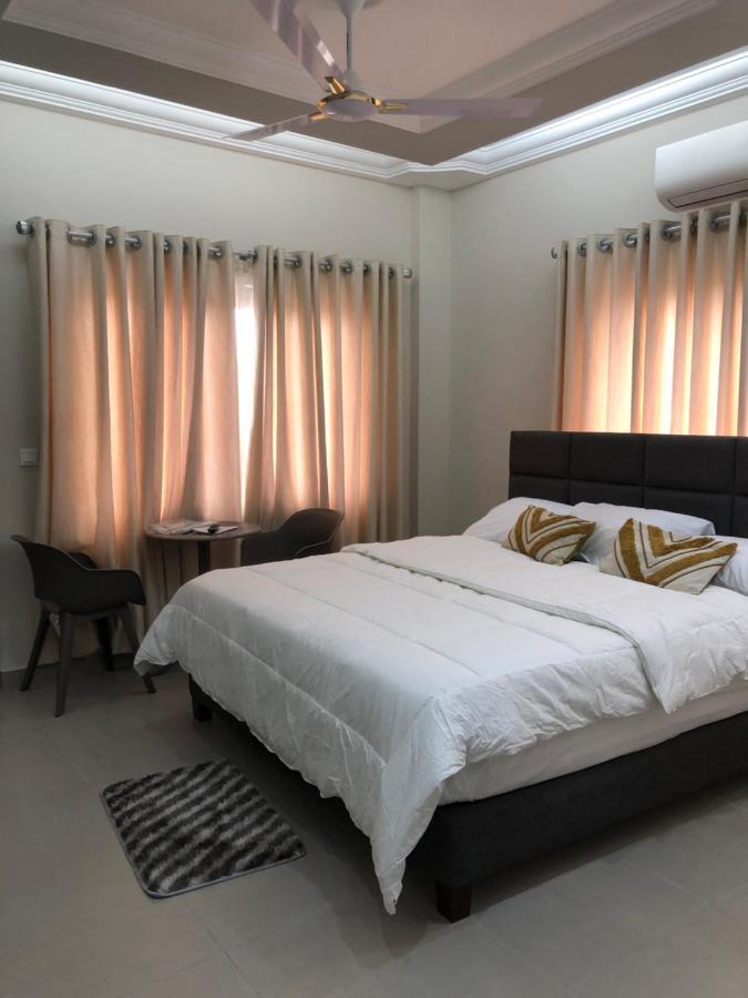 Queens View Apartment อักกรา ภายนอก รูปภาพ