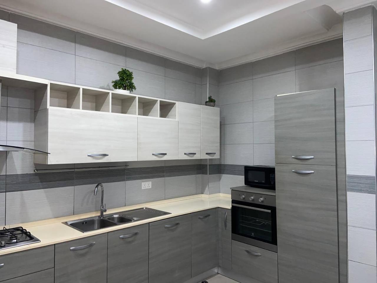 Queens View Apartment อักกรา ภายนอก รูปภาพ