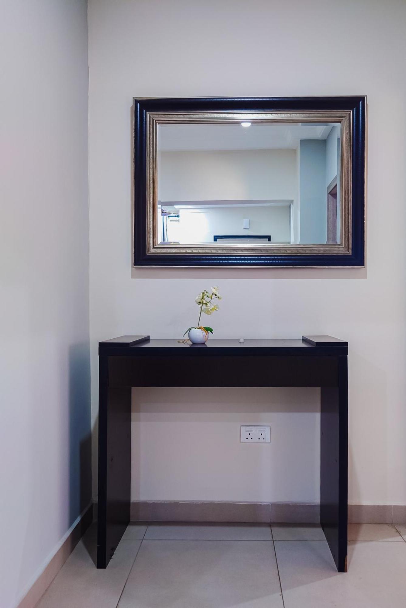 Queens View Apartment อักกรา ภายนอก รูปภาพ