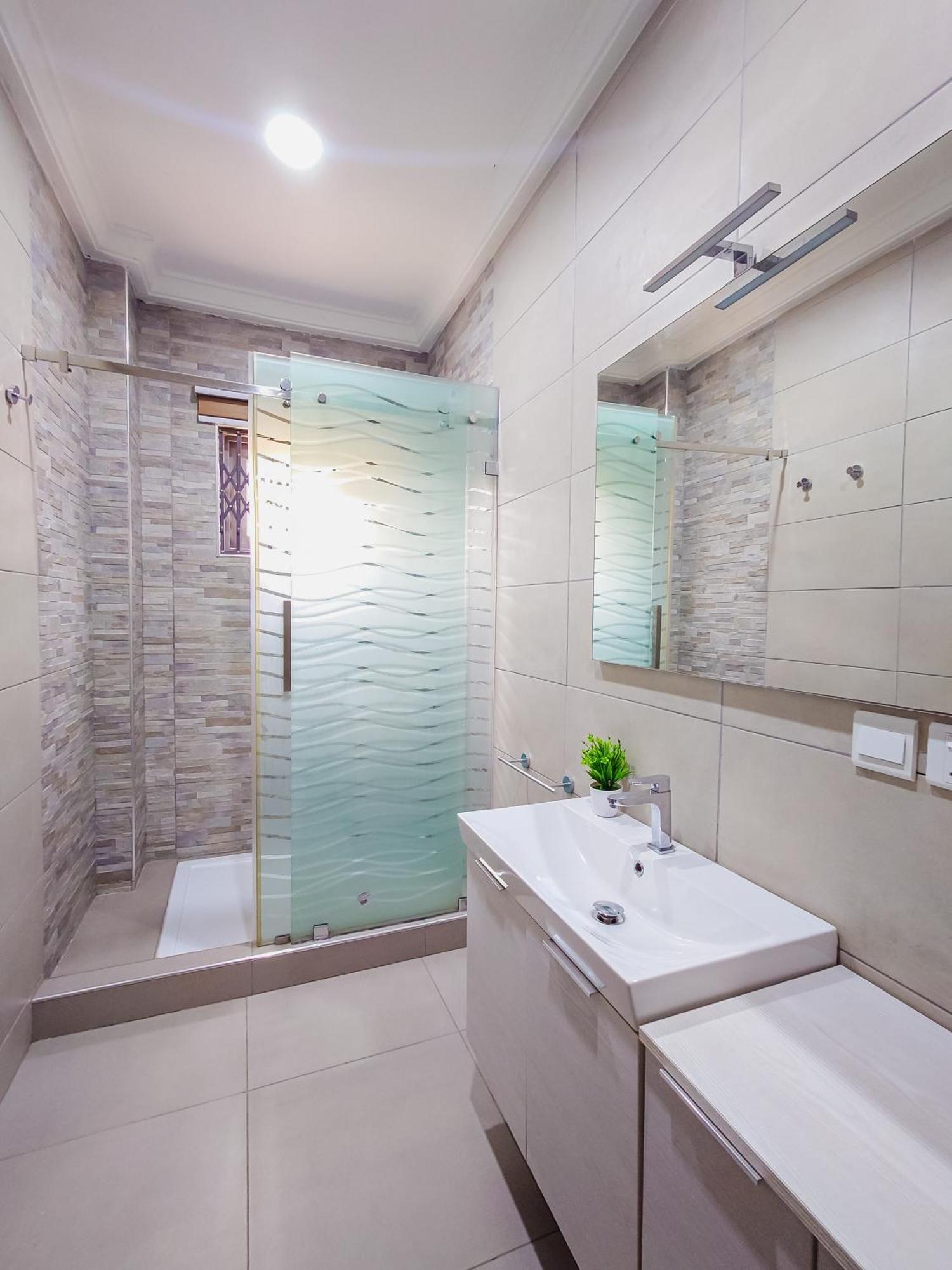 Queens View Apartment อักกรา ภายนอก รูปภาพ