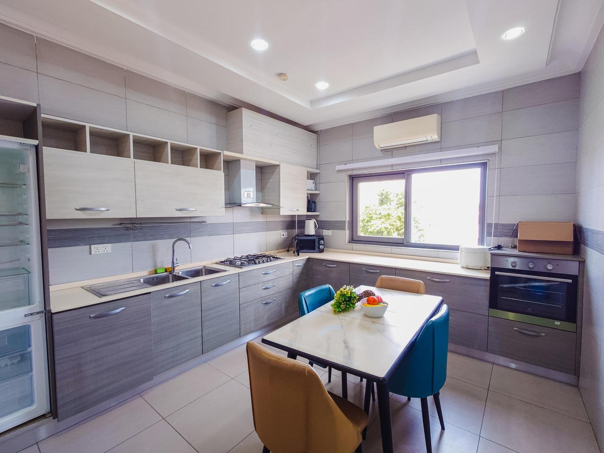 Queens View Apartment อักกรา ภายนอก รูปภาพ