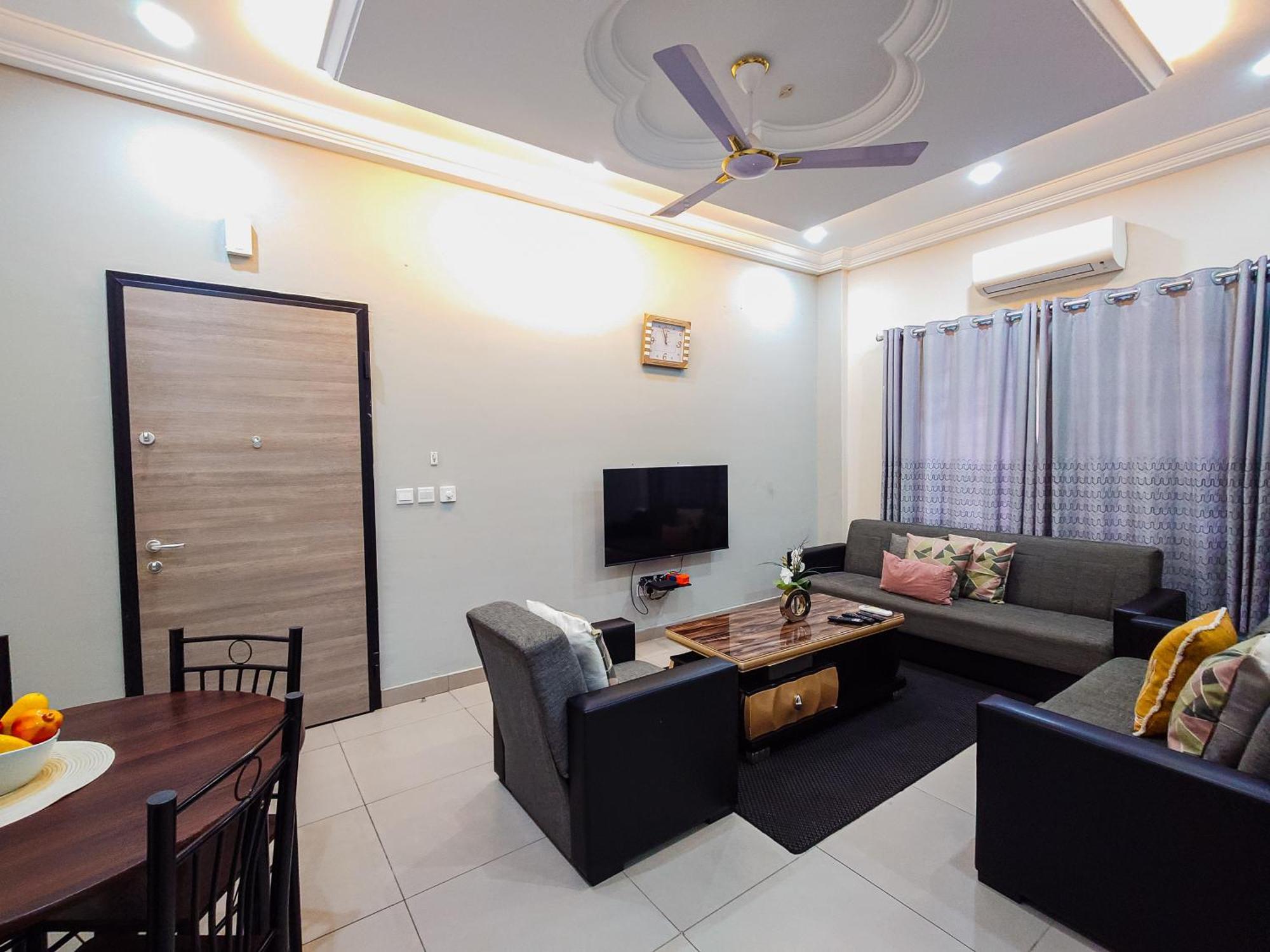 Queens View Apartment อักกรา ภายนอก รูปภาพ