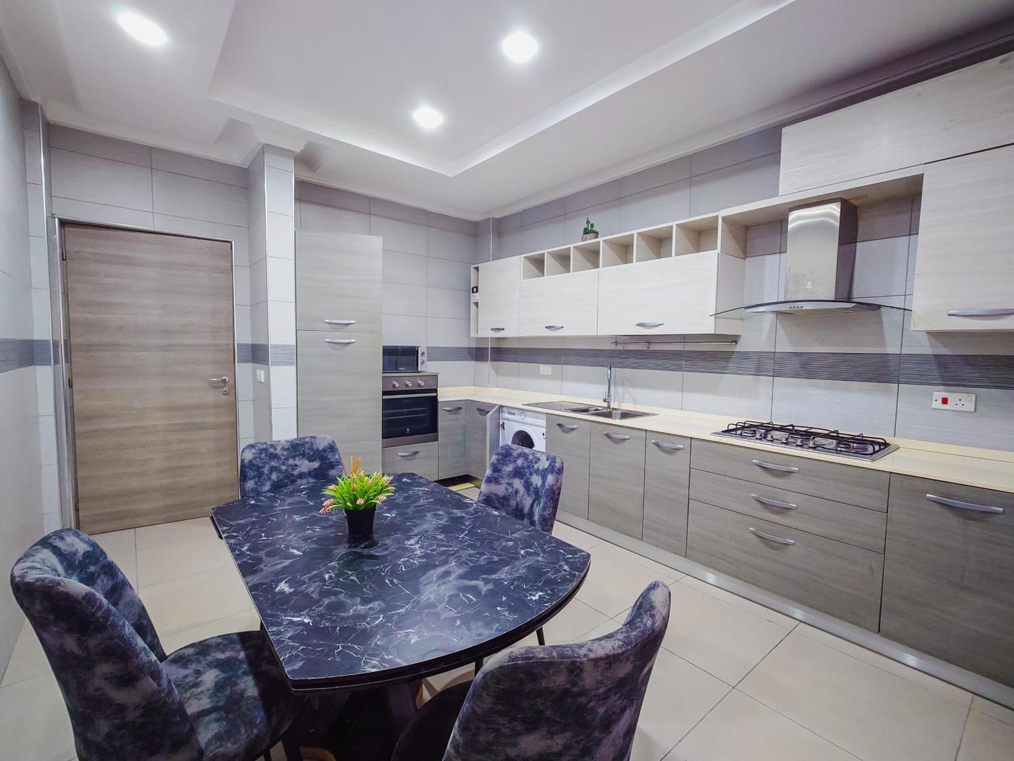 Queens View Apartment อักกรา ภายนอก รูปภาพ