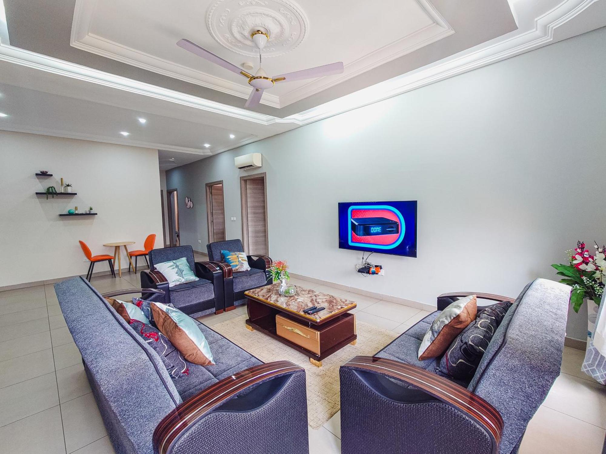 Queens View Apartment อักกรา ภายนอก รูปภาพ